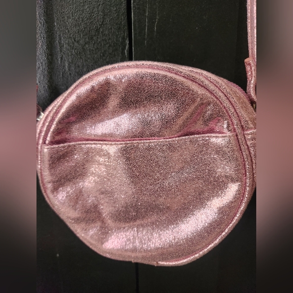 No Boundaries circle crossbody in blush - Picture 4 of 8
